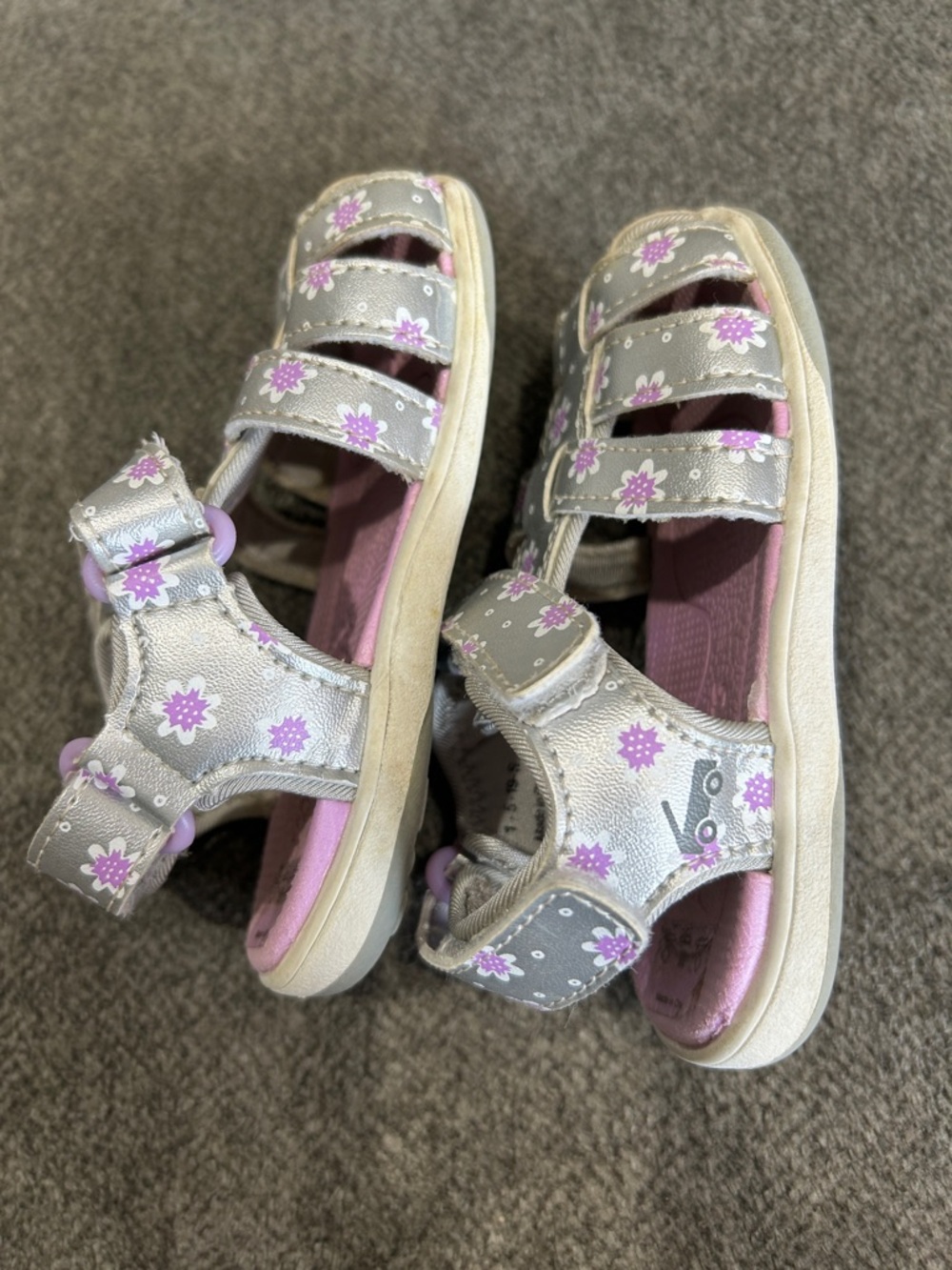 See Kai Run Kids Silver Sandals with Purple Floral Accent size 6 - Picture 3 of 6